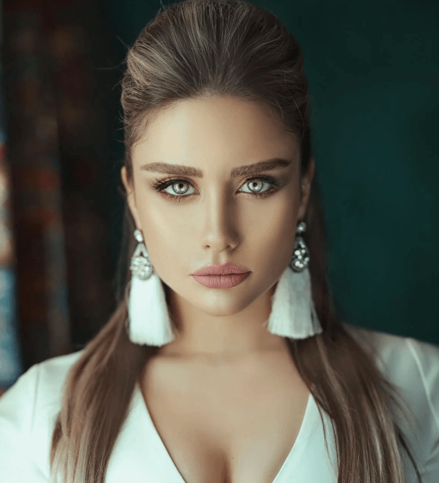 Verified profile photo of Emma Laurent, 26, Calgary